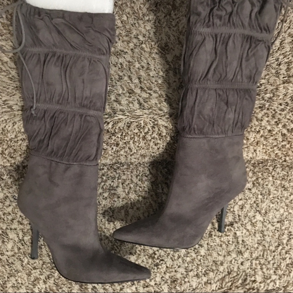 Diba High Heeled Gray Ruched Pointed Toe Knee High Boots ; Sz 9M - EUC !!